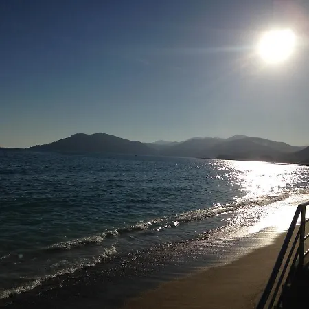 Terrace Front & Sea View *