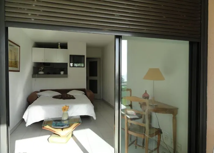 Terrace Front & Sea View