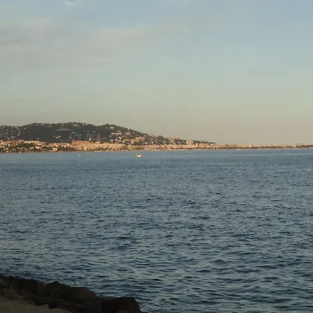 Terrace Front & Sea View Cannes