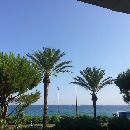 Terrace Front & Sea View Apartment Cannes