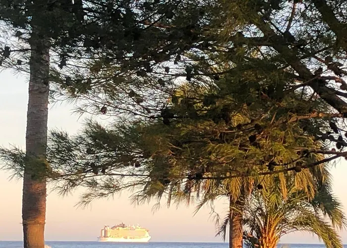 Terrace Front & Sea View *