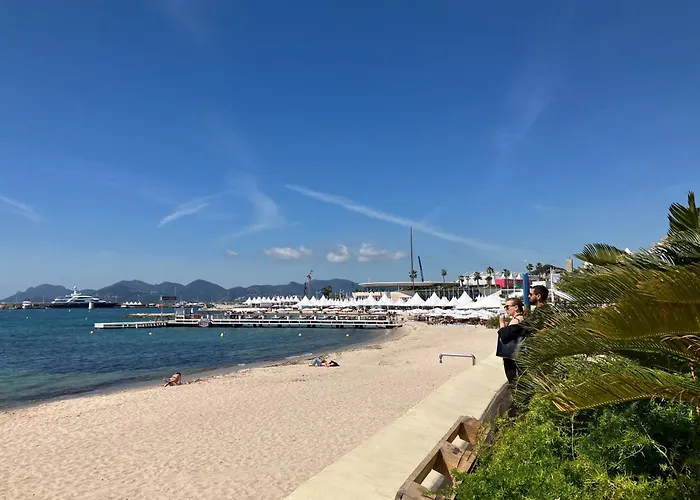 Terrace Front & Sea View 아파트