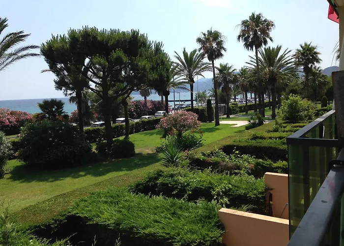 Terrace Front & Sea View Cannes