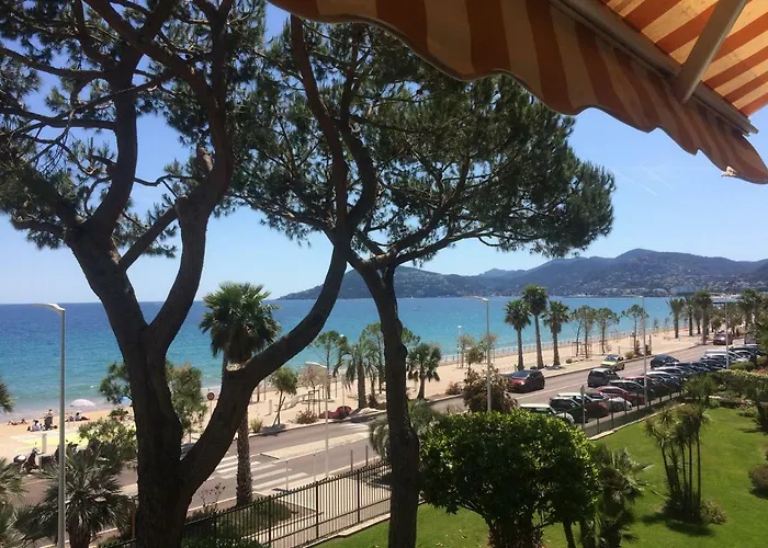 Terrace Front & Sea View 아파트