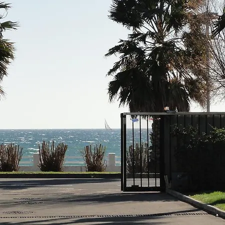 Daire Terrace Front & Sea View