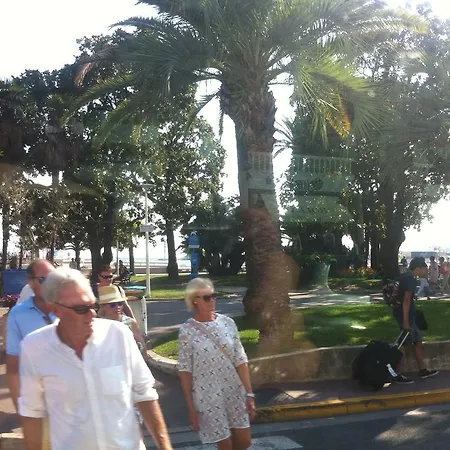 Terrace Front & Sea View קאן